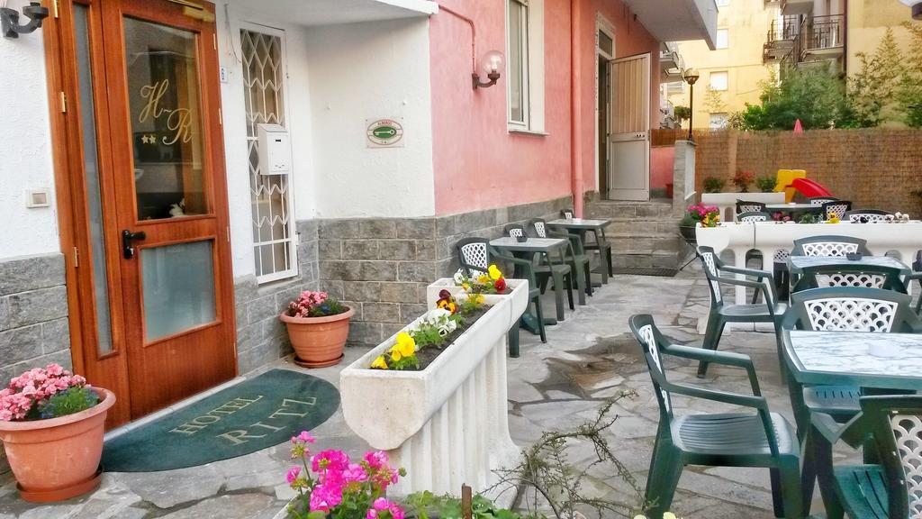 Hotel Riz Finale Ligure Zewnętrze zdjęcie